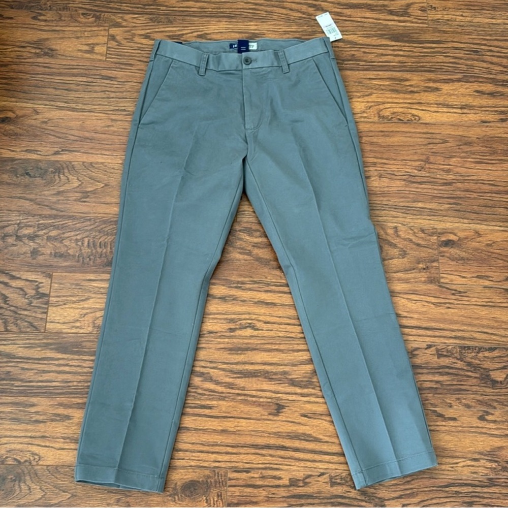 IZOD performance stretch slim fit 32x30 men’s pants